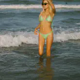 gallery/beach-bunny-ariana-1282.jpg