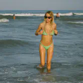 gallery/beach-bunny-ariana-1343.jpg